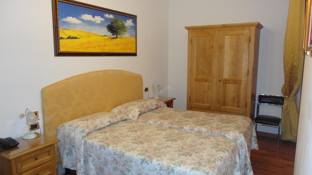 Hotel La Rosa Ronta Habitación foto